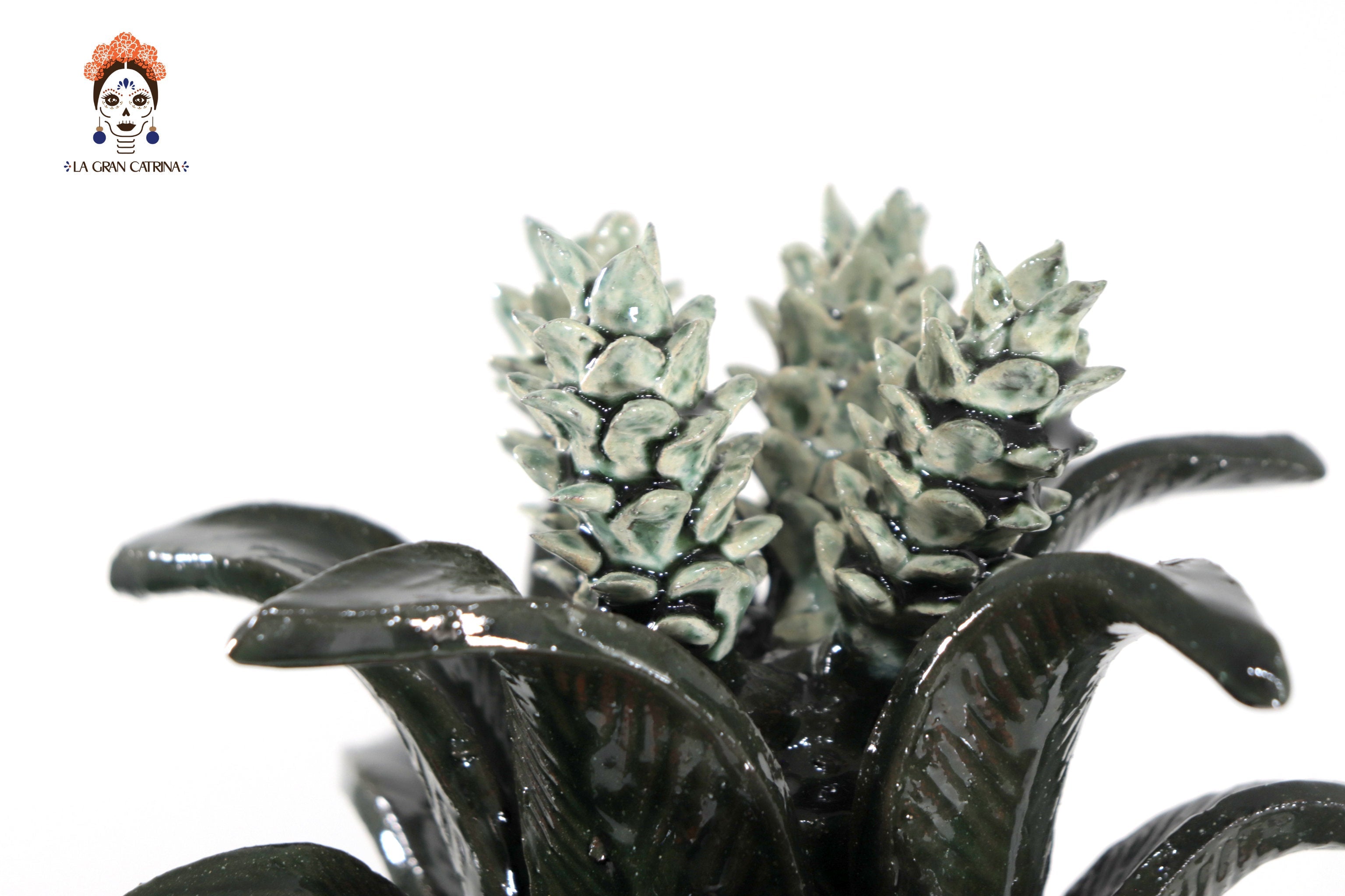 Dark Green Pineapple with Leaves of curved lid - 20 in. Juan Gtz