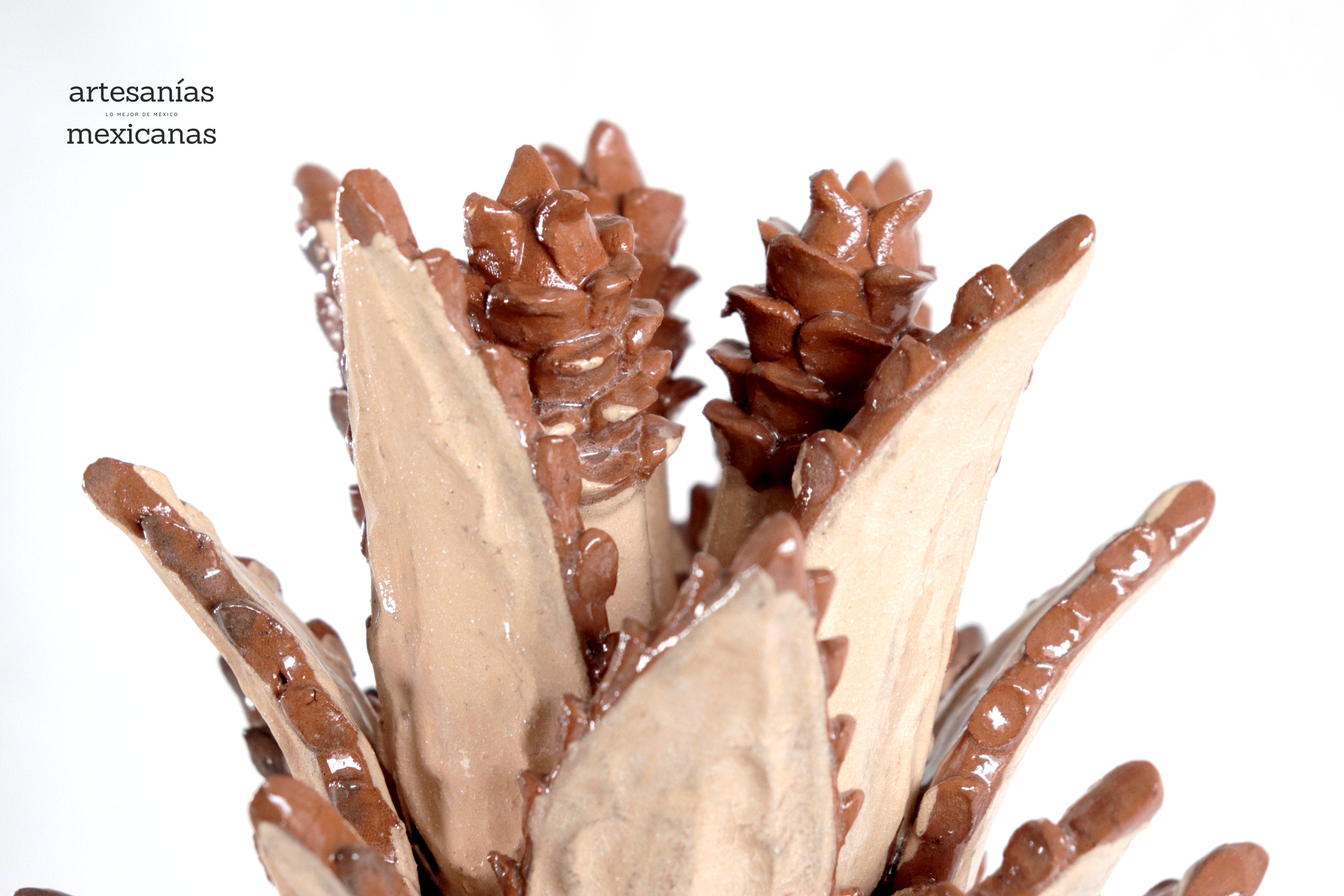 Michoacán Clay Pineapple - Beige with spikes - 19 in. - in. Production Juan Gtz