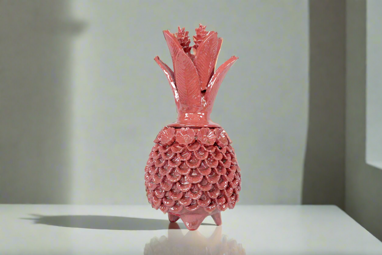 Pineapple with Petals roja Glazed Clay - 11.4 in. Juan Gtz