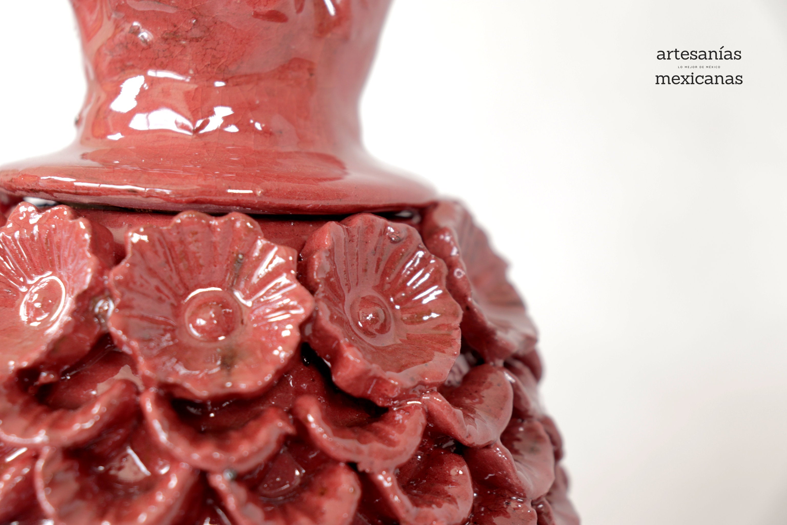 Pineapple with Petals roja Glazed Clay - 11.4 in. Juan Gtz
