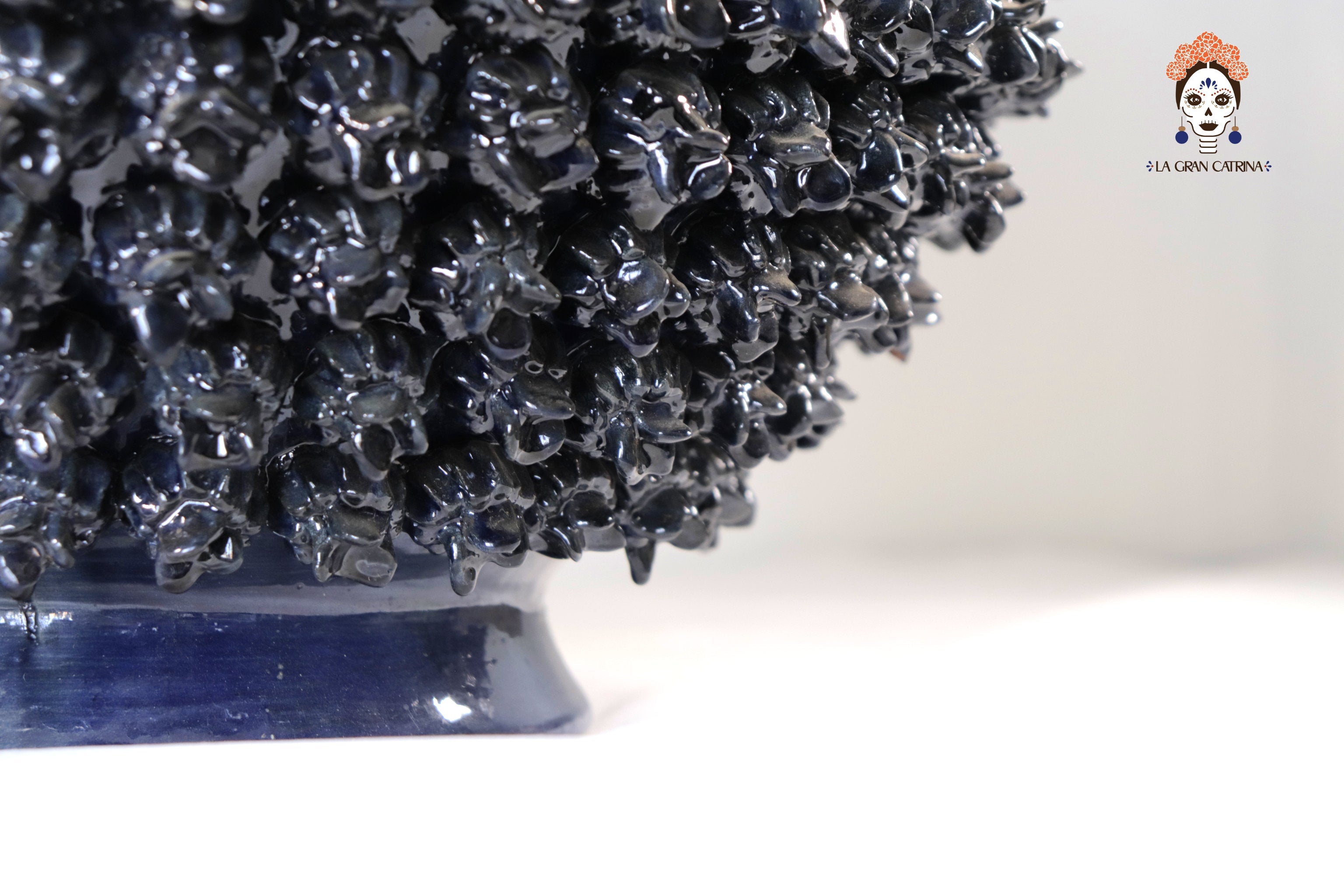 Michoacán Clay Pineapple - Blue Contest with Small Flowers - 27.1 in. Celia SJG