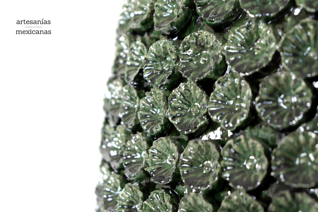 Green Pineapple with Flowers - 35 in. Juan Gtz