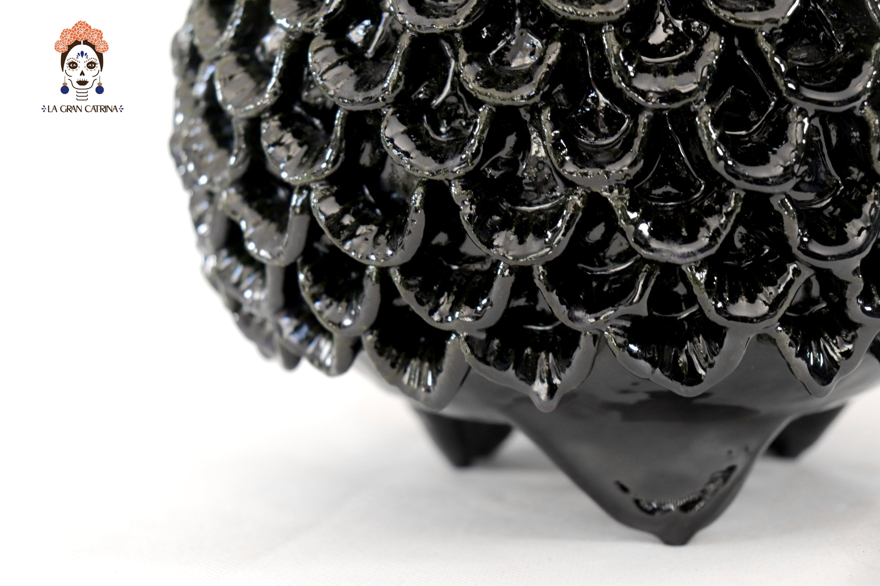 Michoacán Clay Pineapple - Petals and flowers Black - 13 in. - Made to Order Juan Gtz
