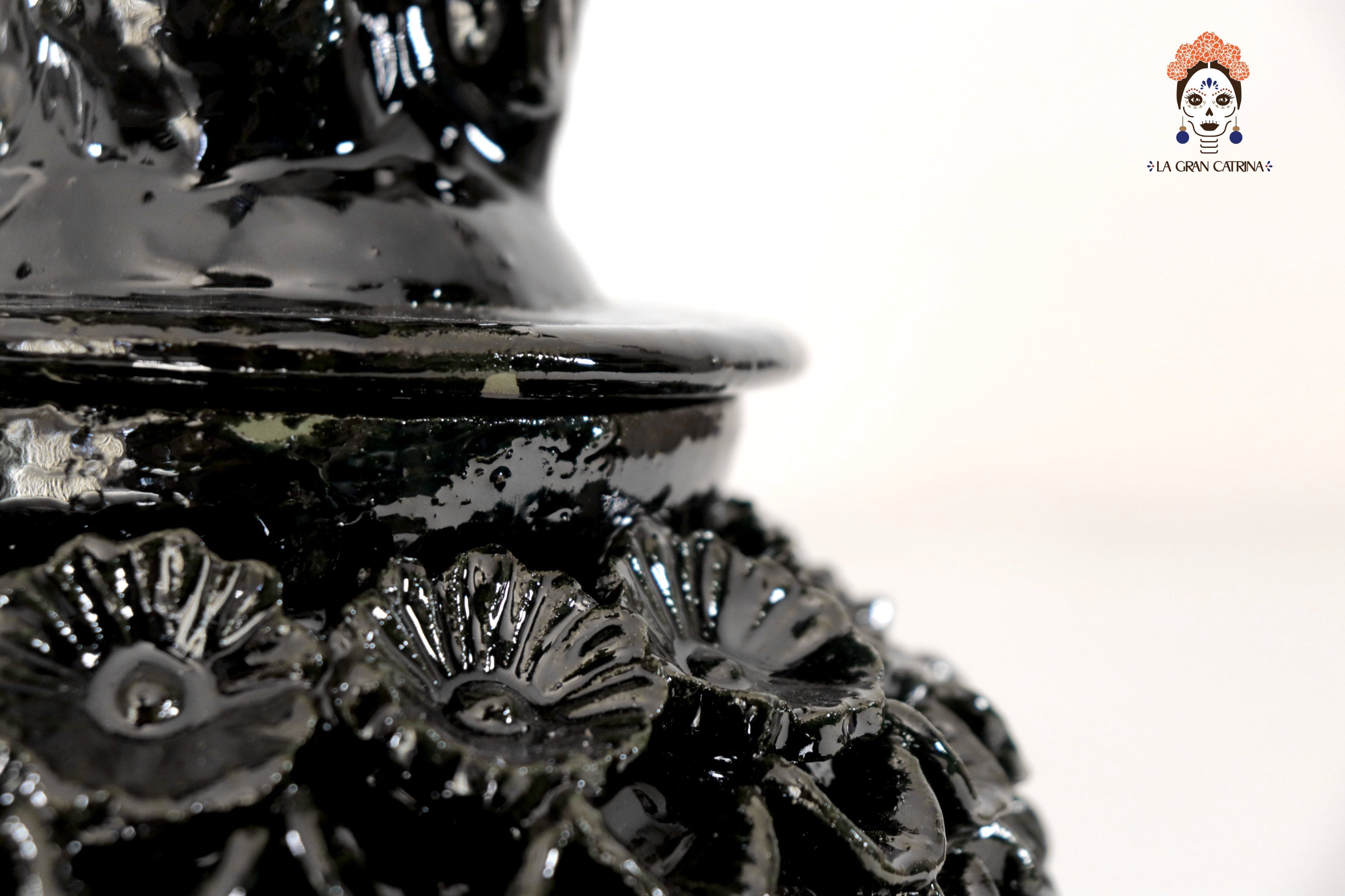Michoacán Clay Pineapple - Petals and flowers Black - 13 in. - Made to Order Juan Gtz