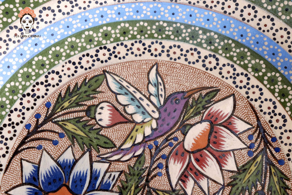 Plato with Flowers and Colibríes - 10.6 in. diámetro Punteado Capula