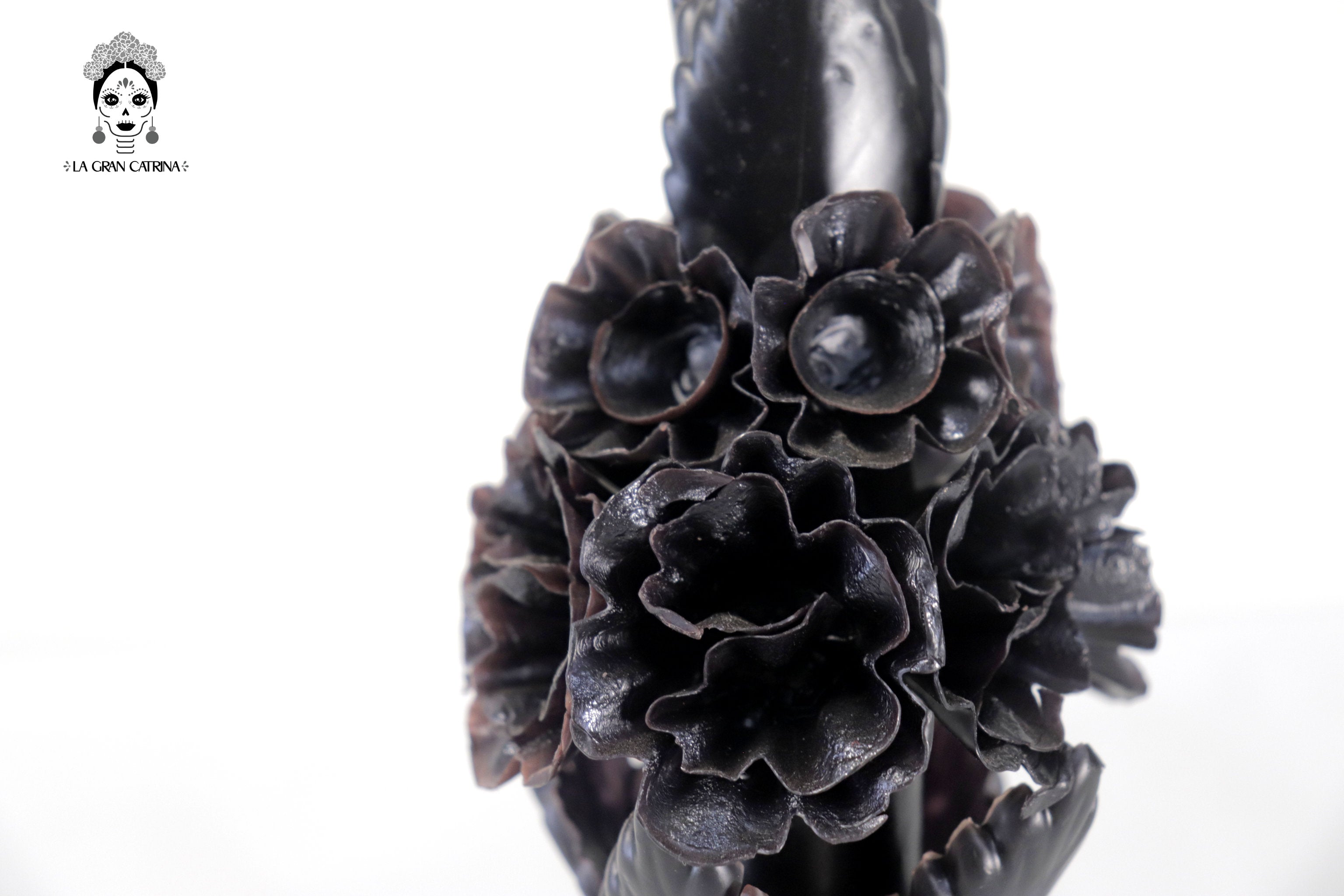Sculpted Candle - Decorative Flowers Black - 11 in. Viviana