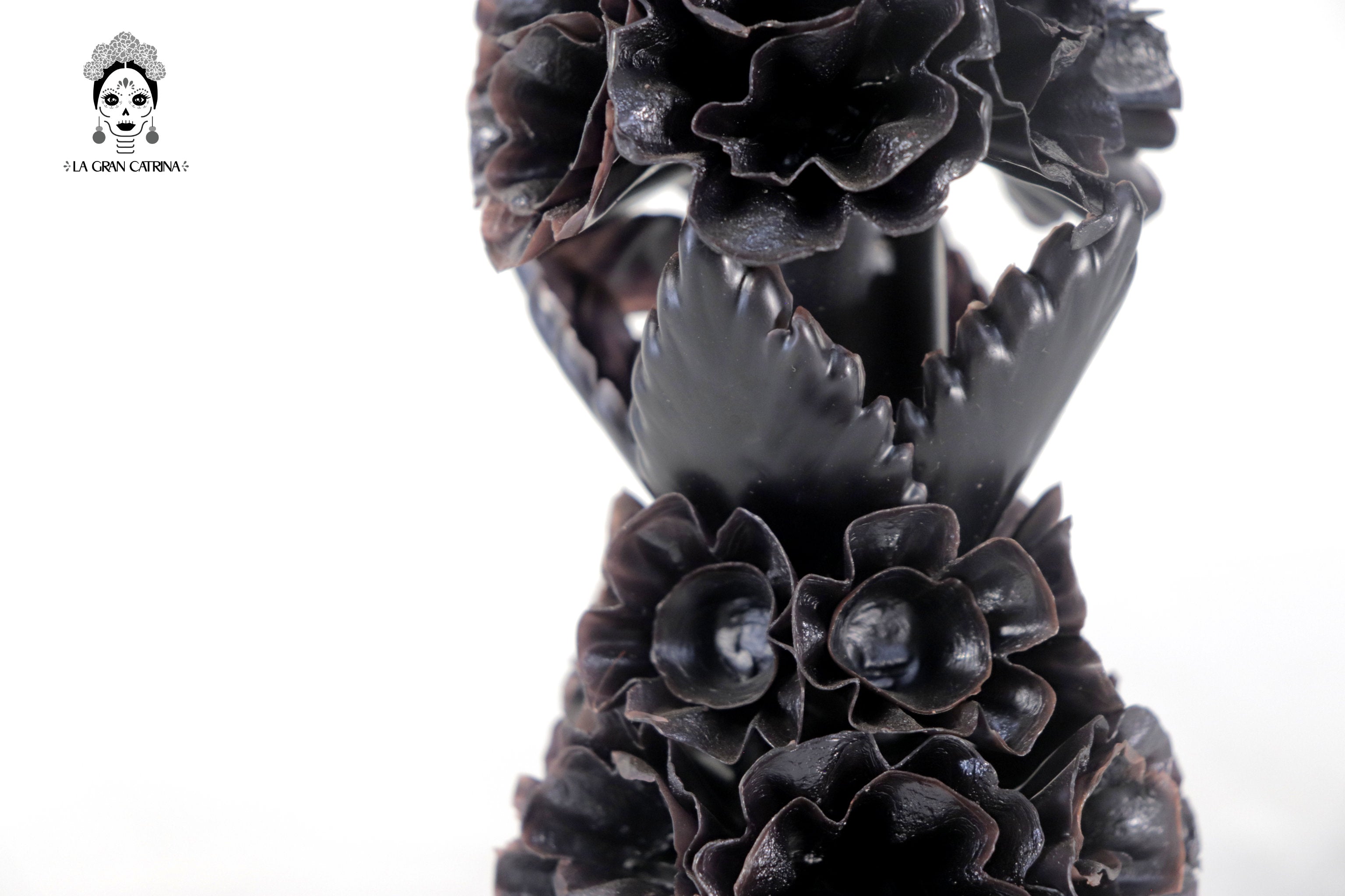 Sculpted Candle - Decorative Flowers Black - 11 in. Viviana