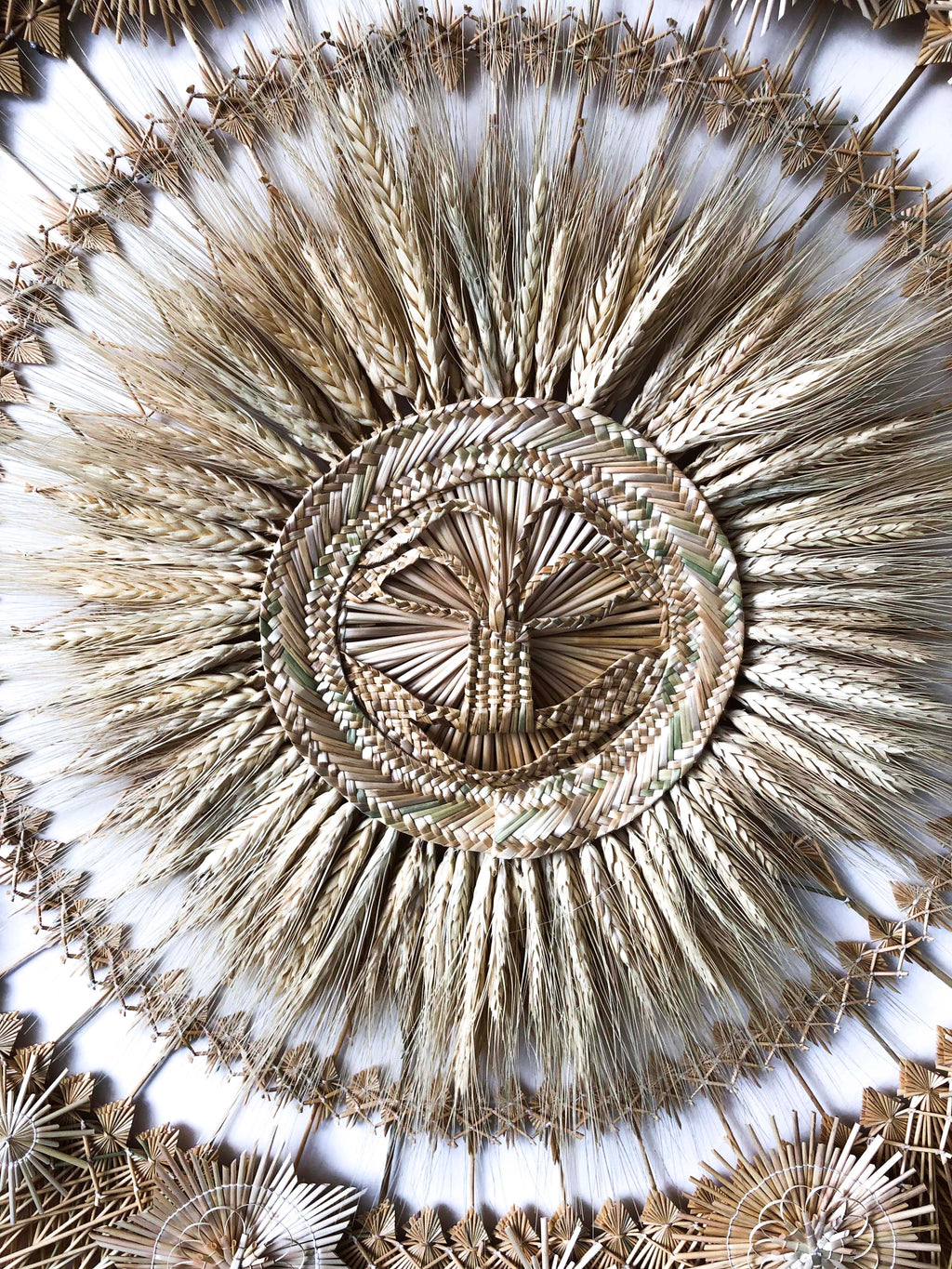 Wheat Straw Wall Circle - Sol - 40 in. Panikua