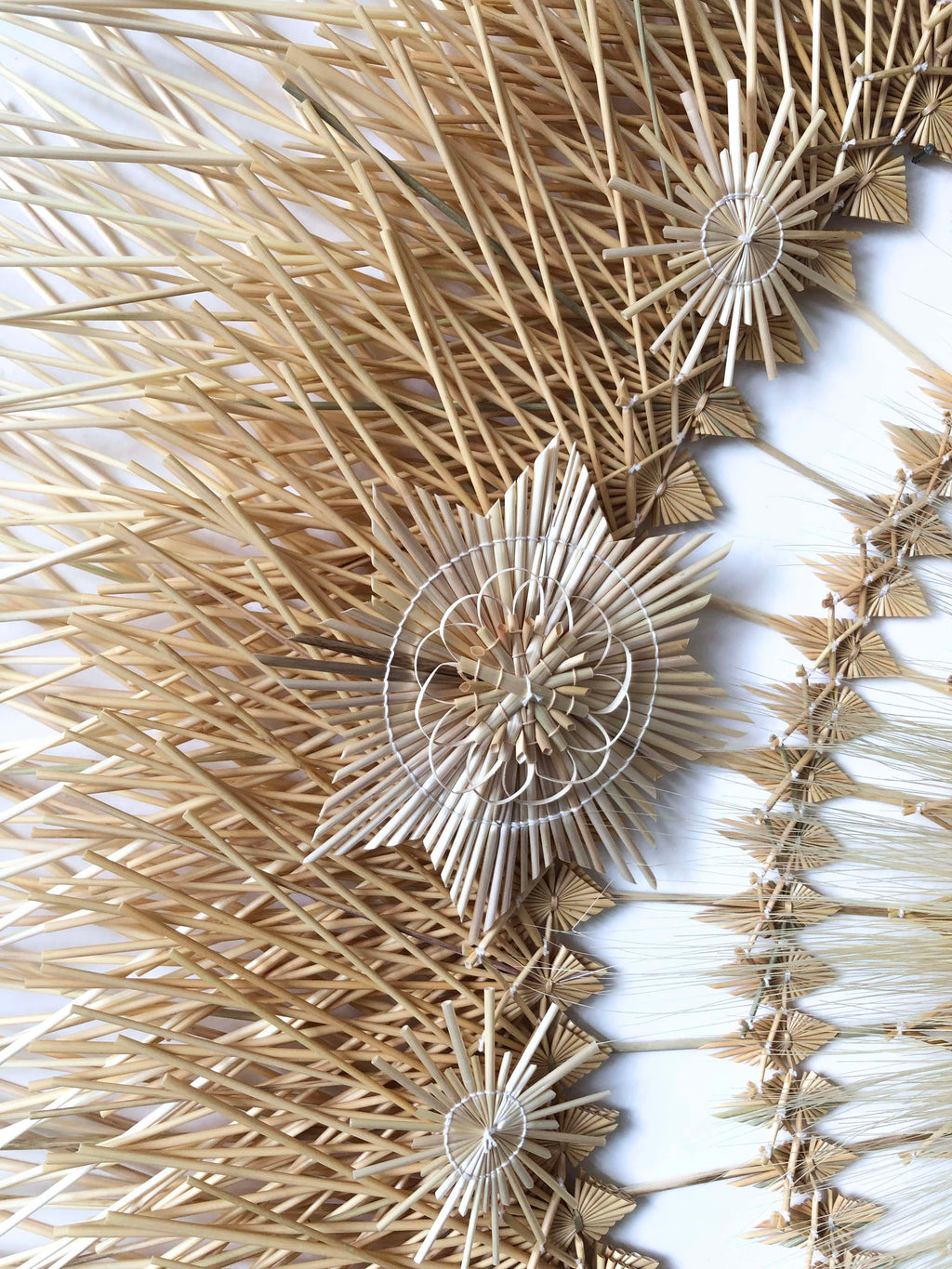 Wheat Straw Wall Circle - Sol - 40 in. Panikua