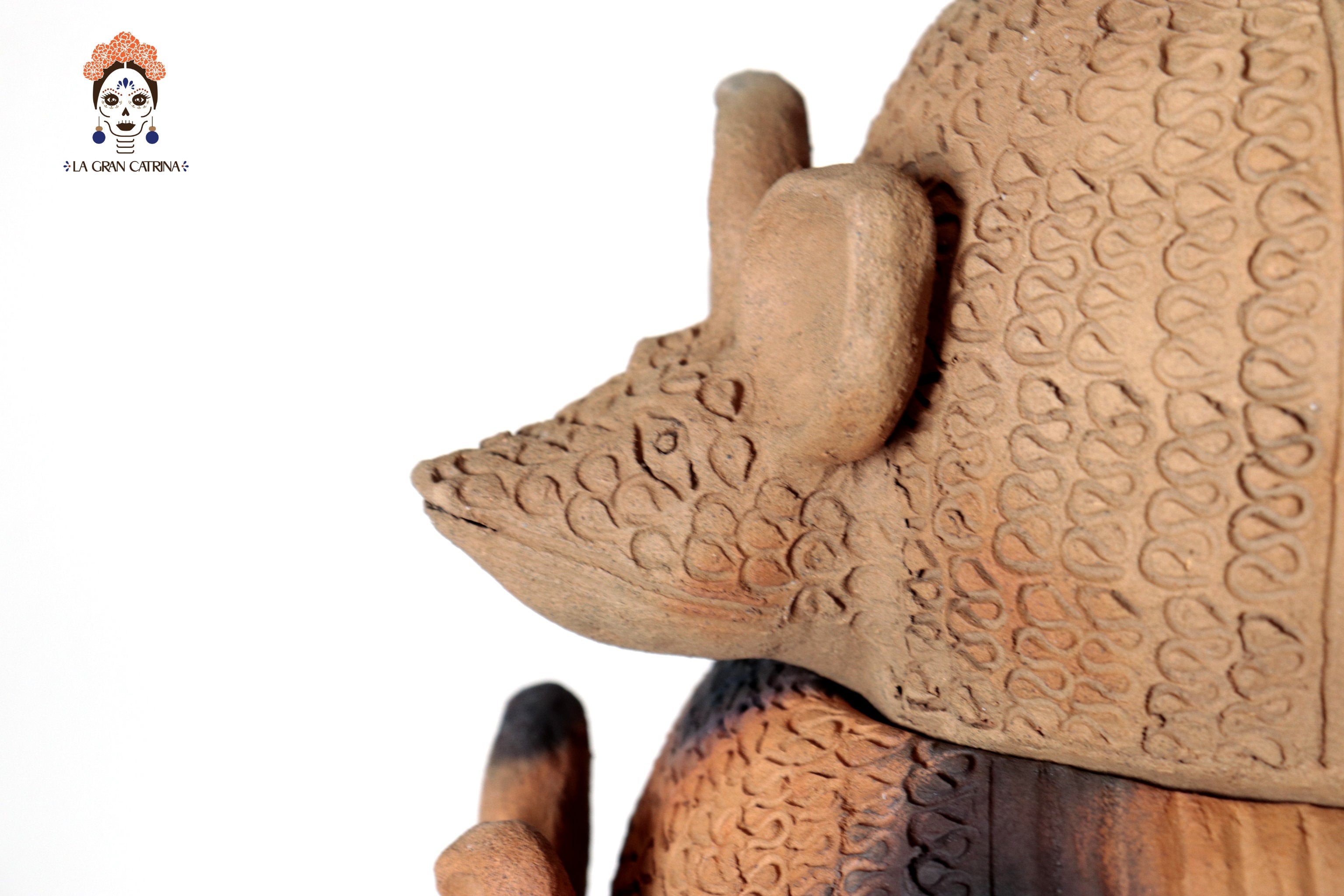 Tower of Armadillos of Natural Clay - 20.8 in. Zipiajo