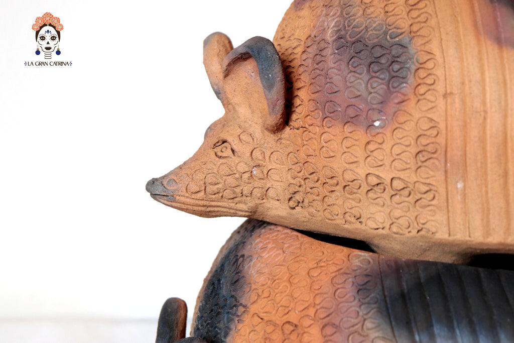 Tower of Armadillos of Natural Clay - 20.8 in. Zipiajo
