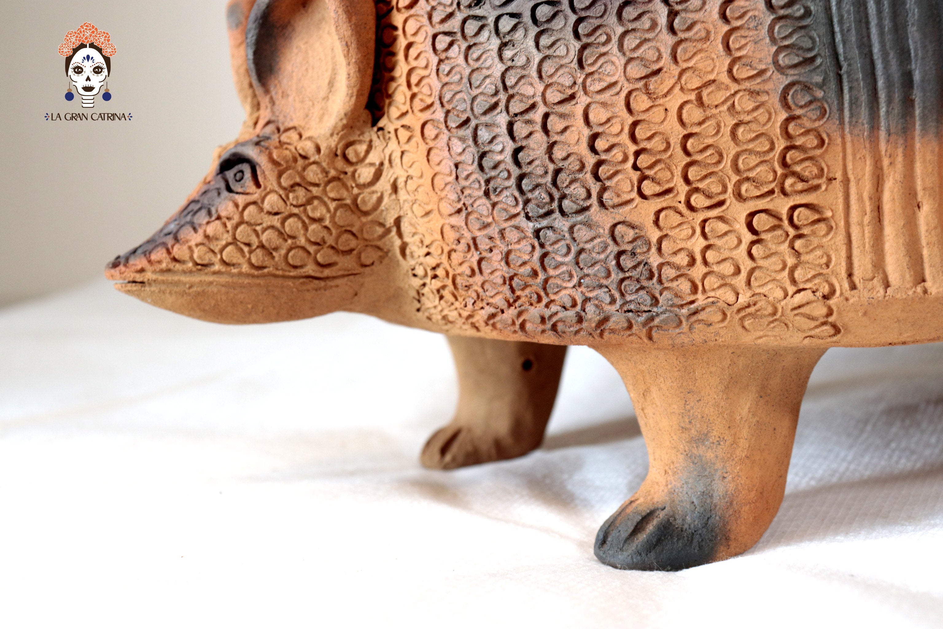 Armadillo of Natural Clay - 24.8 in. Zipiajo