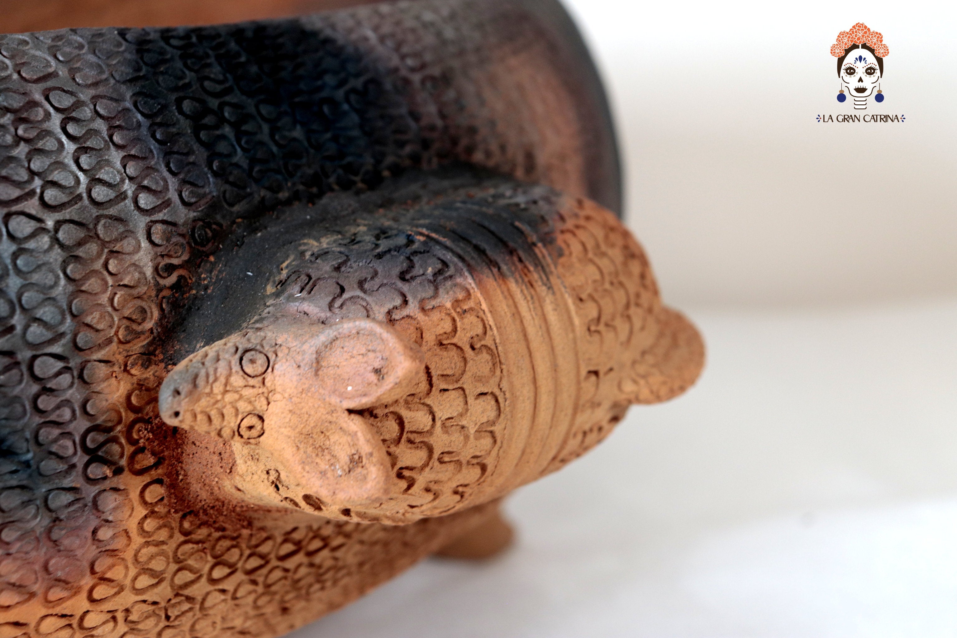 Armadillo of Natural Clay - 24.8 in. Zipiajo