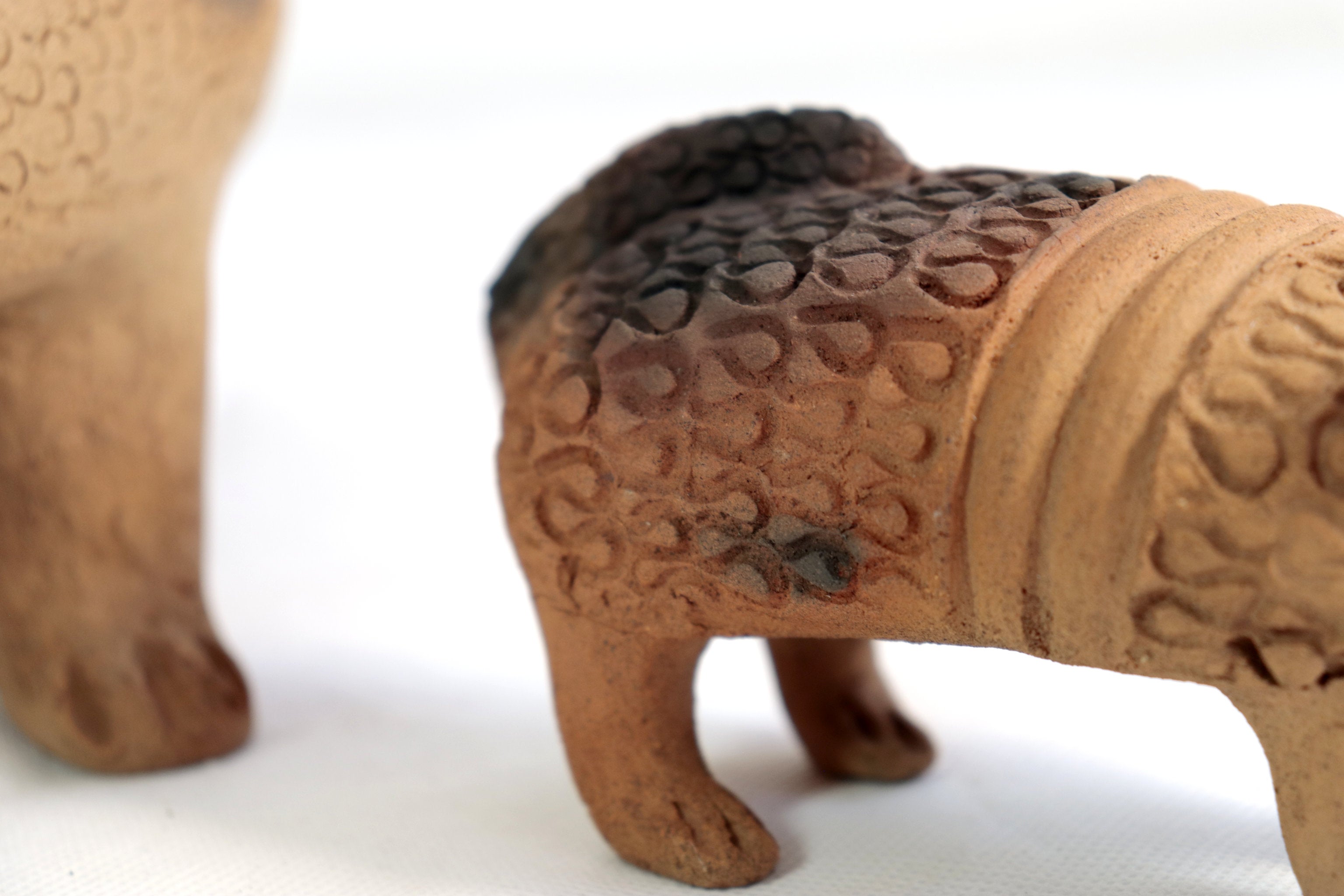 Armadillo with Young of Natural Clay - 11 in. Zipiajo