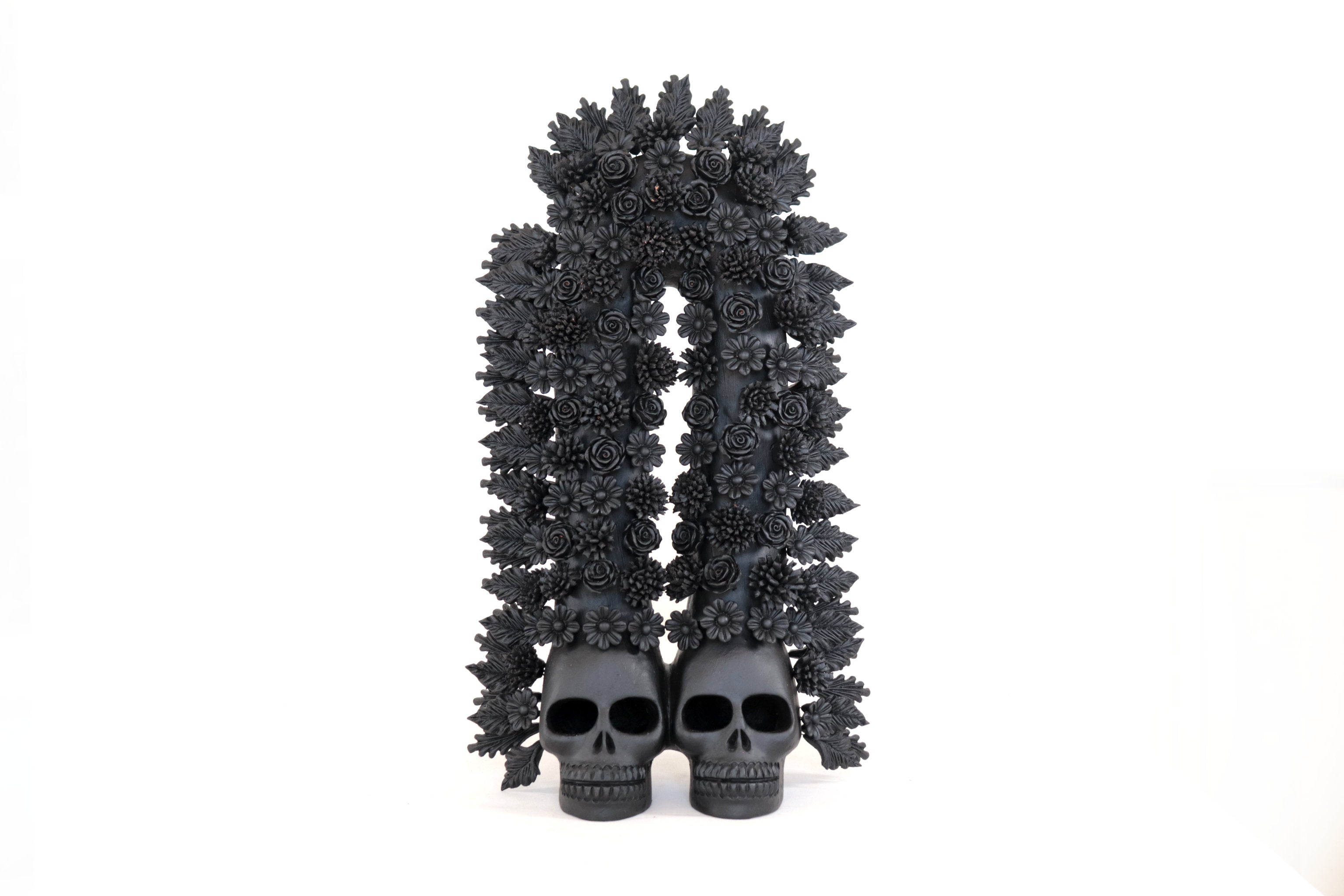 Arch black of skulls and flowers - 16.5 in. Misael Jacobo