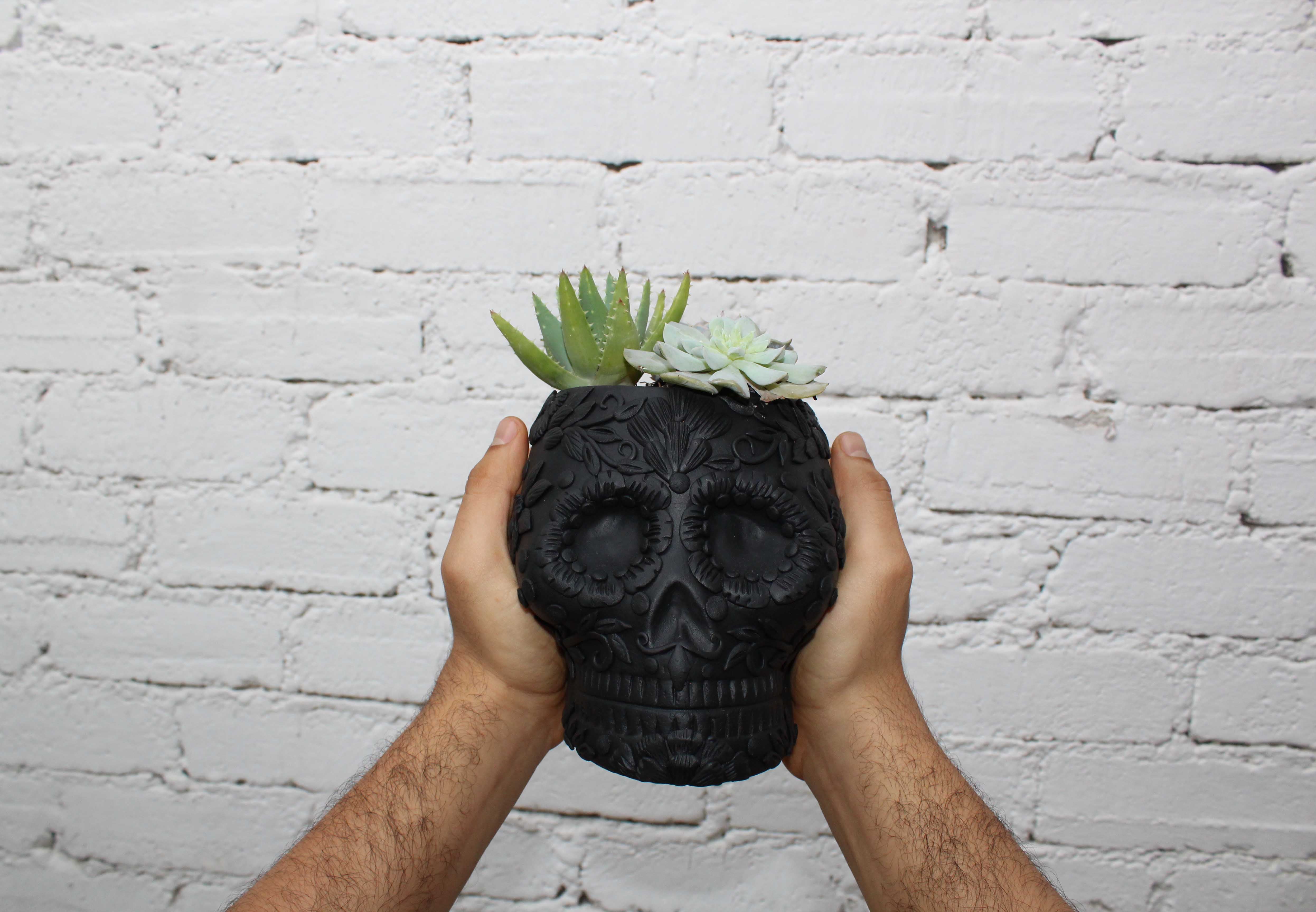 Planter black large of Skull Style Catrina Brenda Capula