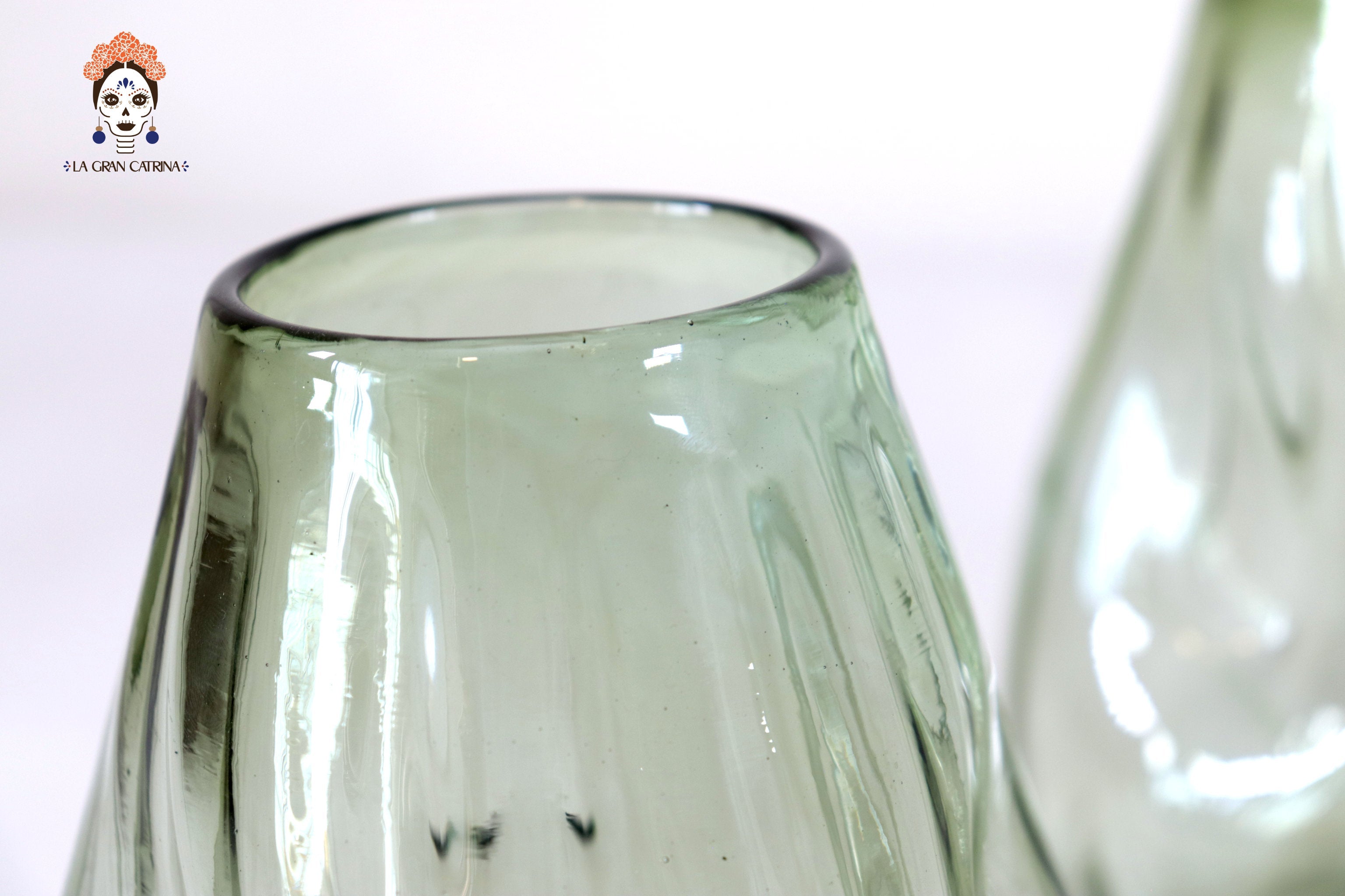 Blown Glass Tumbler Green Oliva 6.6 in. Vidrio Soplado