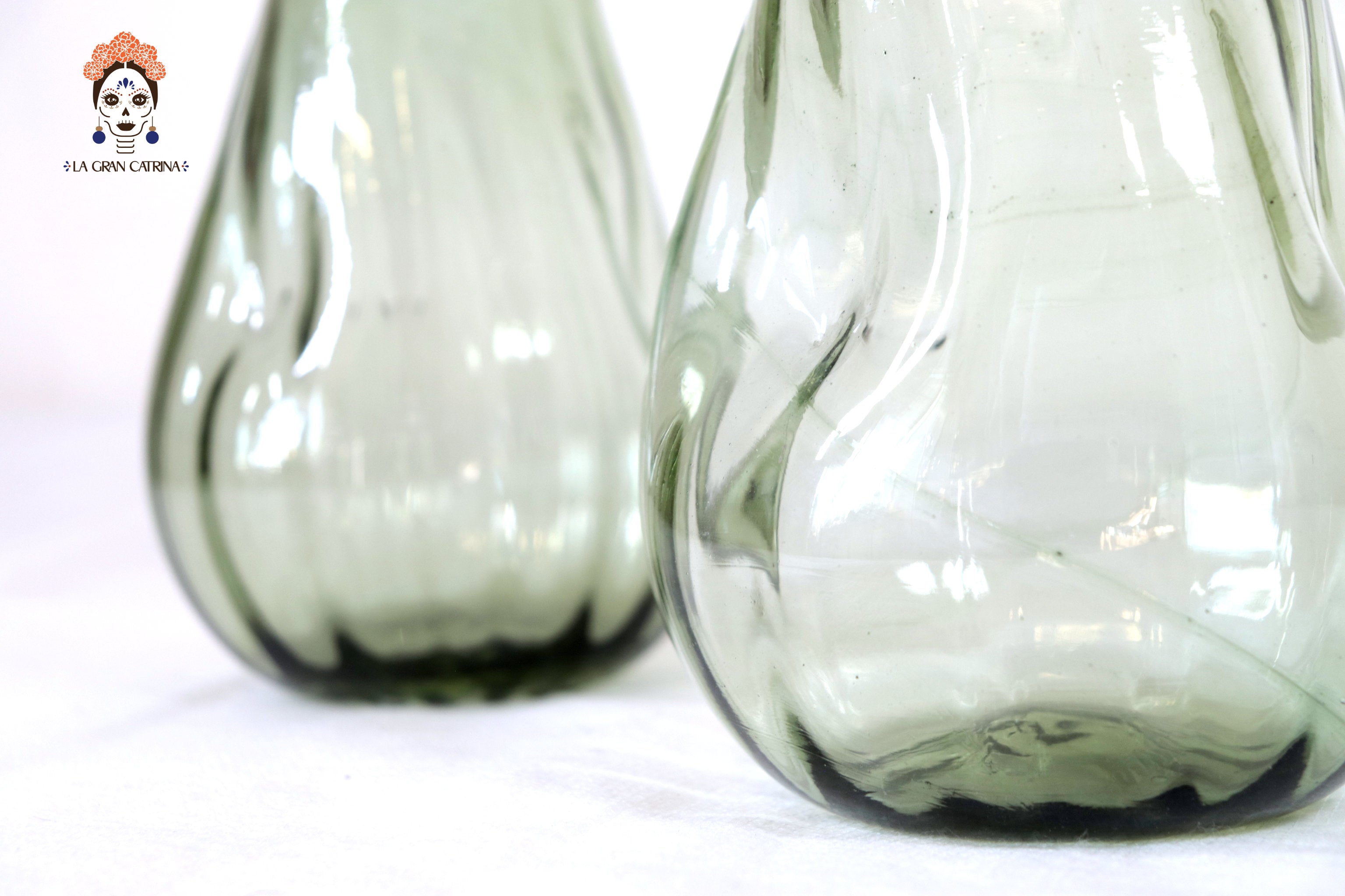 Blown Glass Tumbler Green Oliva 6.6 in. Vidrio Soplado